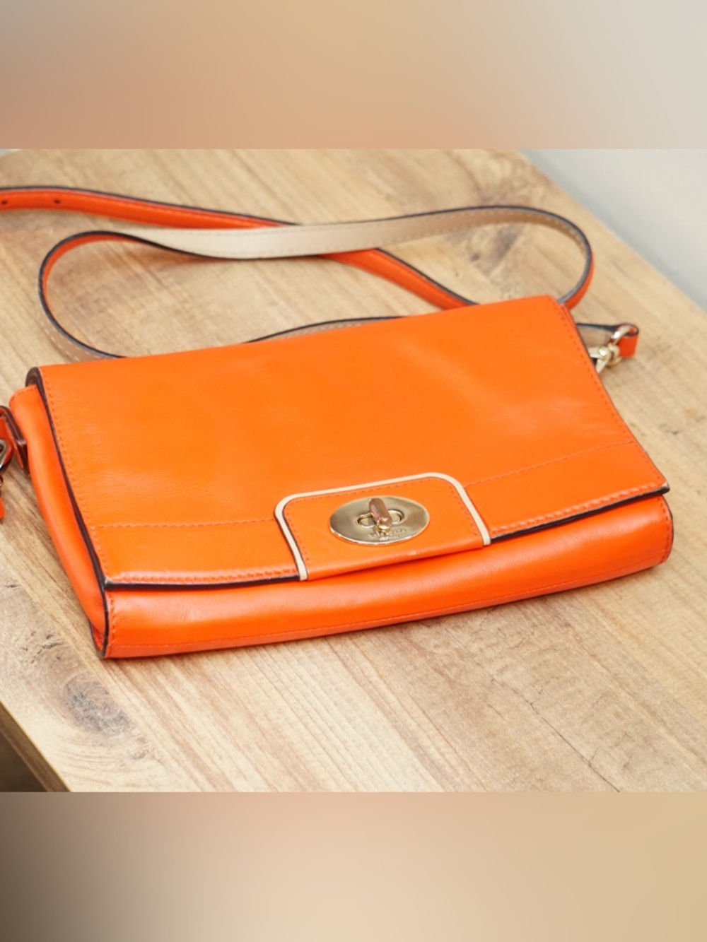 Kate Spade Orange Leather Turnlock Flap Crossbody Cream Trim silver Hardware - Picture 3 of 14